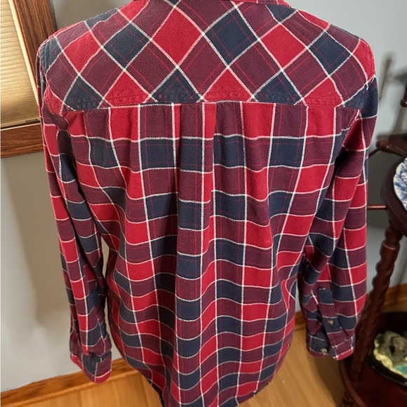 Cabela’s Women’s Size Medium Red Blue Flannel Cotton Button Up EUC - Picture 4 of 16